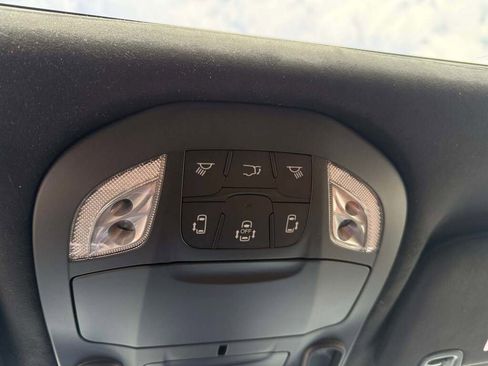 New 2026 Chrysler Pacifica Pinnacle image 40