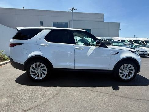Used 2025 Land Rover Discovery S AWD/4WD image 9