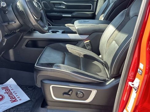 Used 2023 RAM 1500 Laramie AWD/4WD image 9