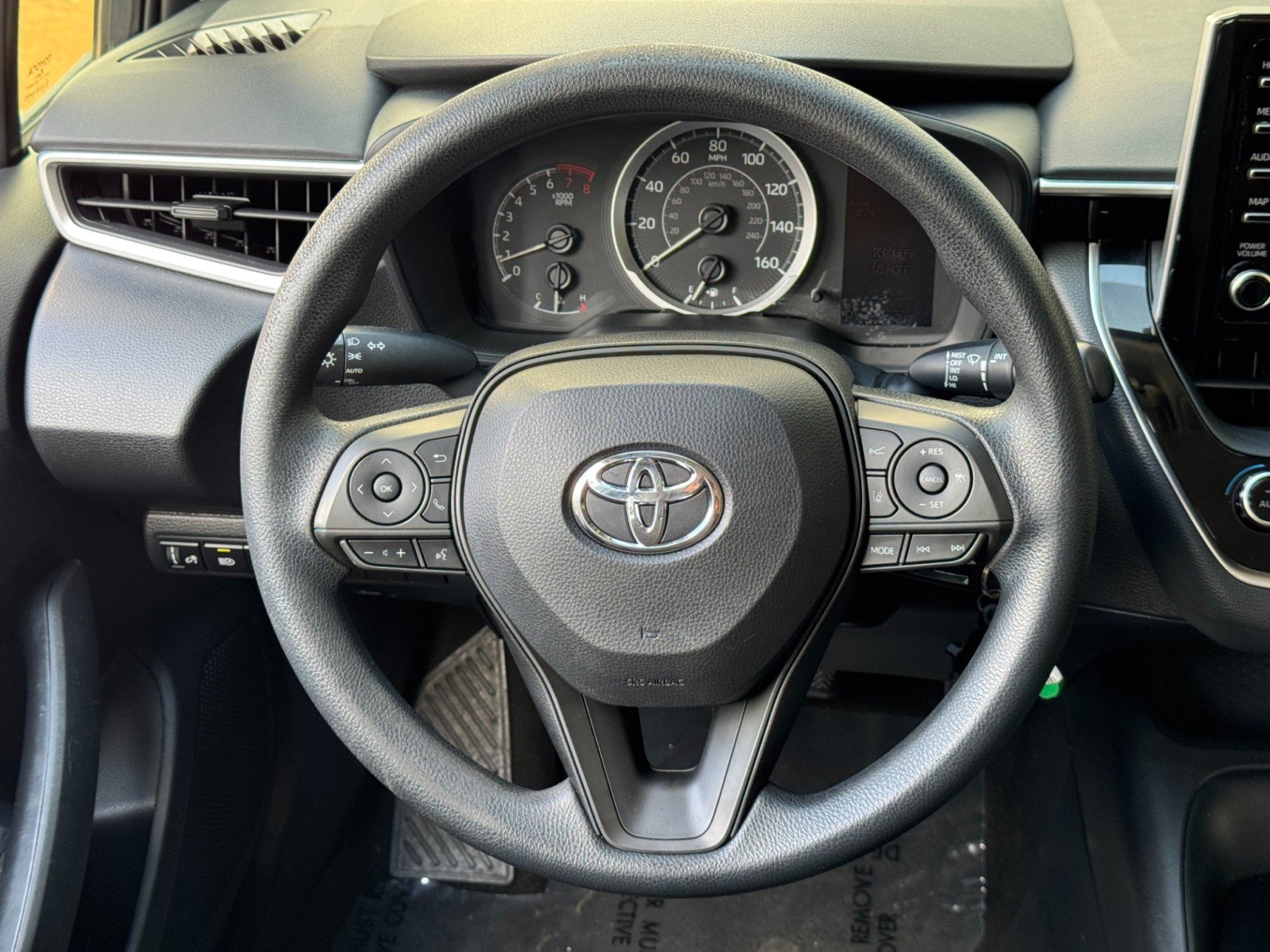 Used 2021 Toyota Corolla LE FWD image 18