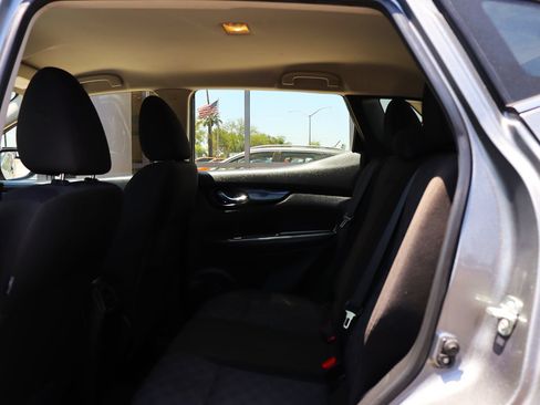 Used 2019 Nissan Rogue Sport SV FWD image 33
