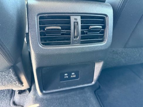 Used 2022 Nissan Rogue SV FWD image 15