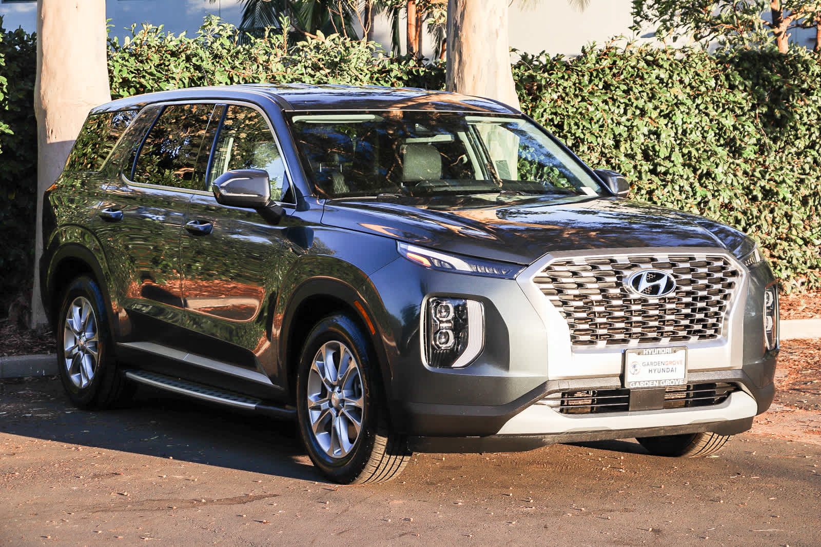 Used 2022 Hyundai Palisade SE FWD image 3