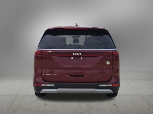 Used 2022 Kia Carnival LX FWD image 5