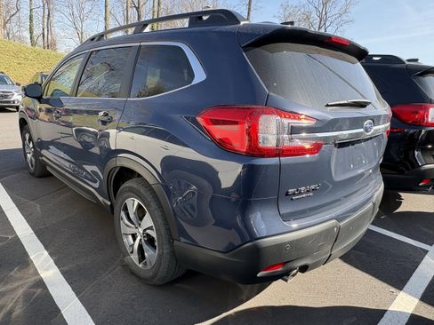 Used 2025 Subaru Ascent Premium image 4