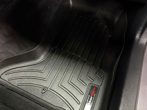 Used 2018 Chrysler 300 S AWD/4WD image 28