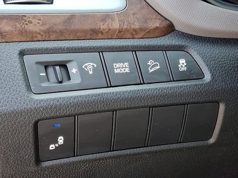 Used 2018 Hyundai Santa Fe Sport image 21