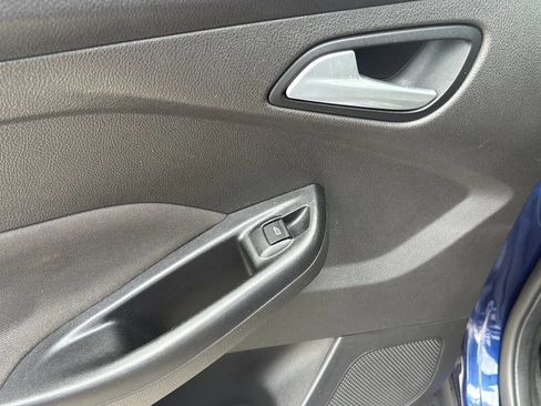 Used 2016 Ford Focus SE w/ Equipment Group 201A FWD image 32