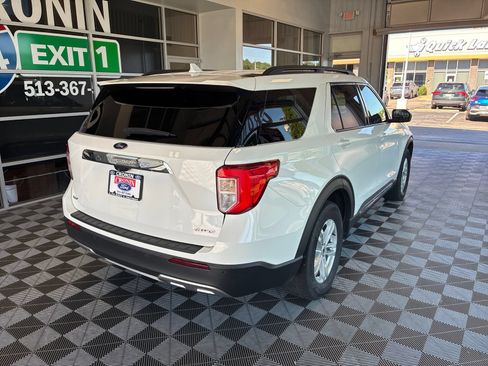 Used 2021 Ford Explorer XLT w/ Equipment Group 202A AWD/4WD image 6