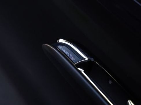Used 2024 Mercedes-Benz S 580e 4MATIC Sedan image 18