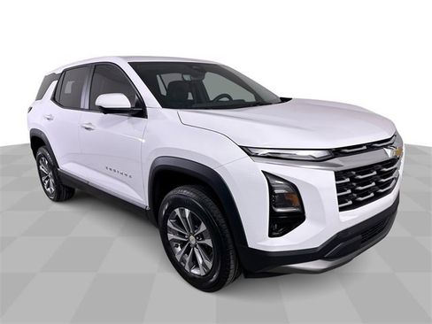 New 2026 Chevrolet Equinox LT w/ Convenience Package II image 2