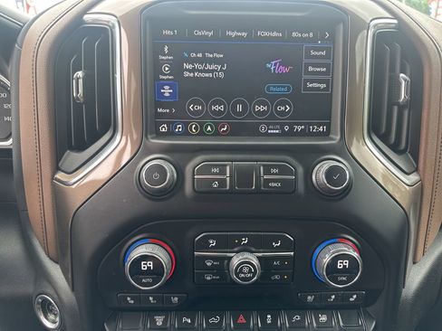 Used 2023 Chevrolet Silverado 2500 High Country AWD/4WD image 30