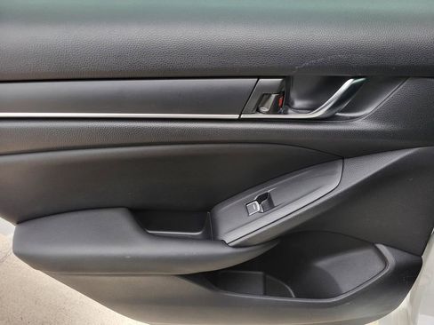 Used 2021 Honda Accord Hybrid image 10