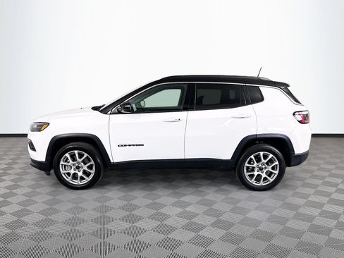 Used 2025 Jeep Compass Limited AWD/4WD image 4