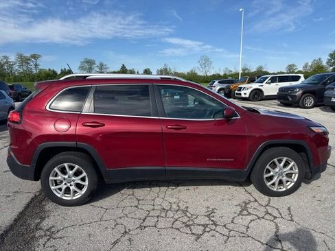Used 2014 Jeep Cherokee Latitude w/ Cold Weather Group FWD image 6