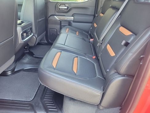 Used 2021 GMC Sierra 1500 AT4 w/ AT4 Preferred Package AWD/4WD image 13