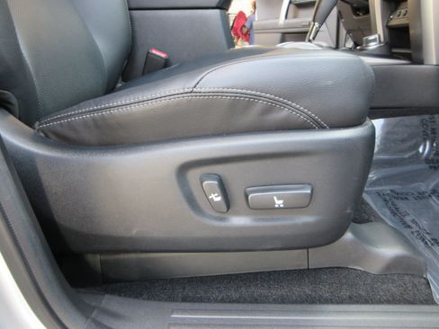 Used 2023 Toyota 4Runner Limited AWD/4WD image 28