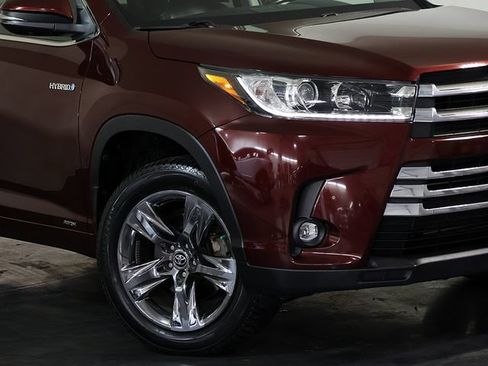 Used 2019 Toyota Highlander Limited Platinum AWD/4WD image 8