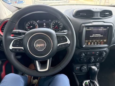 Used 2023 Jeep Renegade Trailhawk AWD/4WD image 10