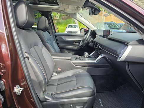 Certified 2024 MAZDA CX-90 Plug-In Hybrid w/ Premium Pkg AWD/4WD image 11