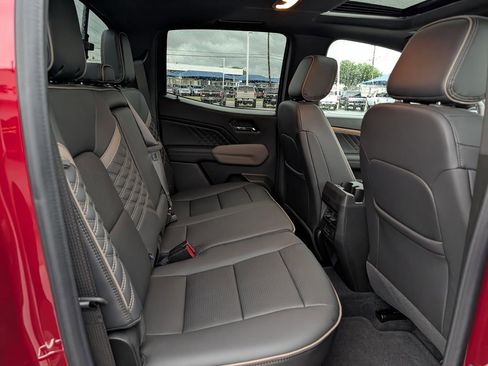 Used 2026 GMC Canyon Denali AWD/4WD image 31