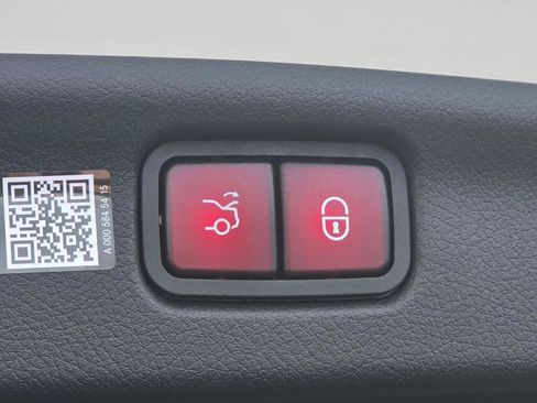 New 2026 Mercedes-Benz C 300 4MATIC Sedan image 23