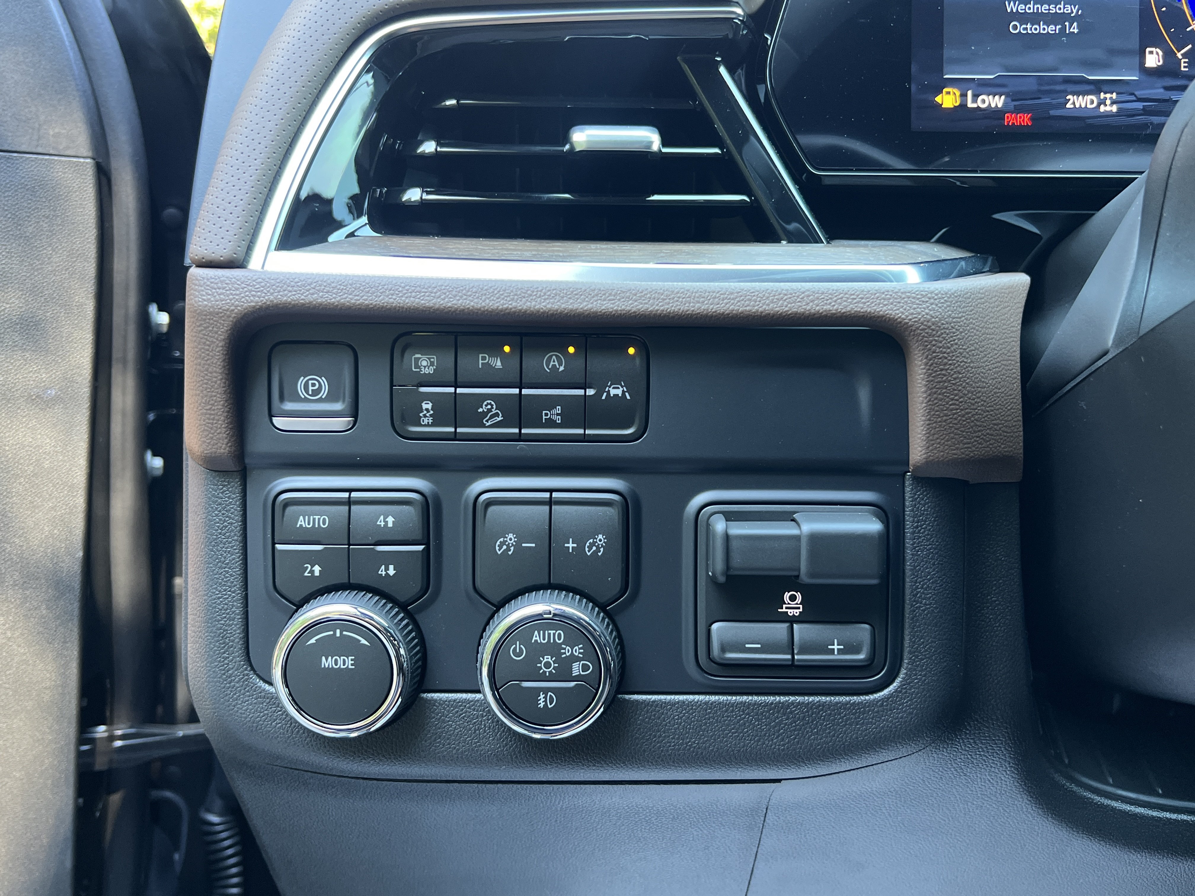 New 2026 Chevrolet Tahoe High Country w/ Sun And Tow Package AWD/4WD image 19
