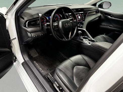 Used 2020 Toyota Camry XSE image 10