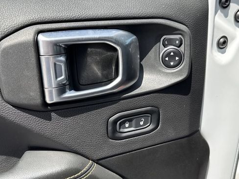 Used 2024 Jeep Wrangler Unlimited Sahara AWD/4WD image 11