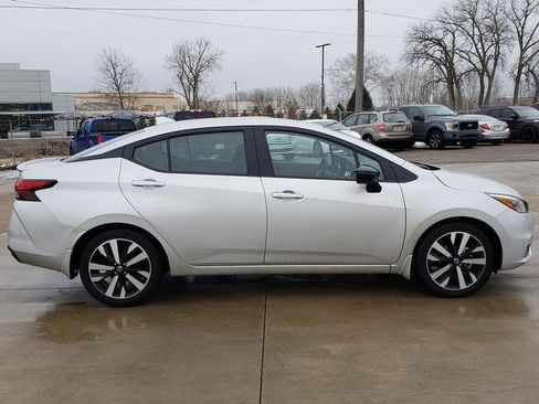 Used 2021 Nissan Versa SR image 9