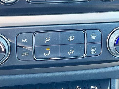 Used 2022 Chevrolet Colorado Z71 image 16