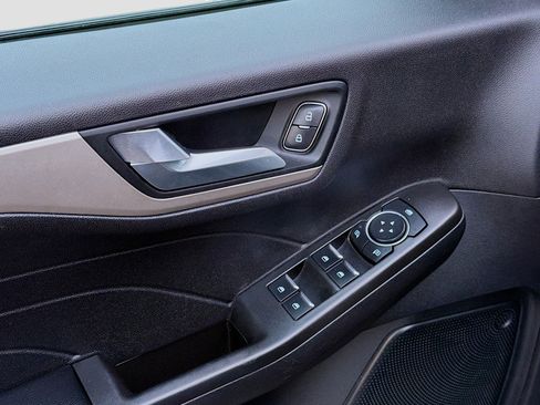 Used 2021 Ford Escape SEL image 23