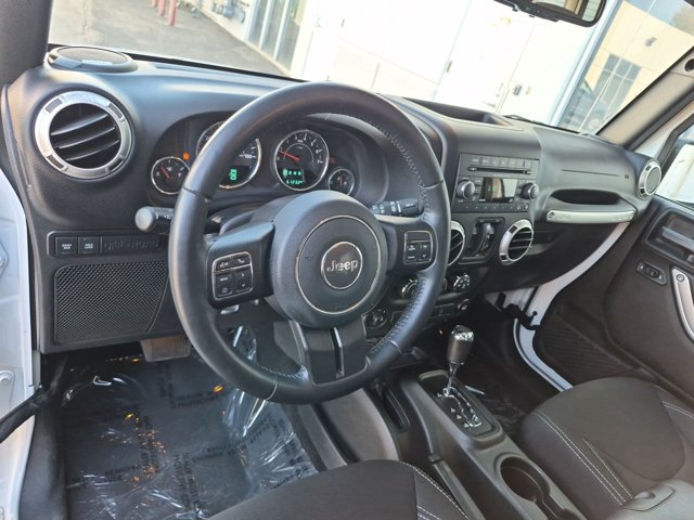Used 2018 Jeep Wrangler Unlimited Rubicon w/ Connectivity Group AWD/4WD image 10