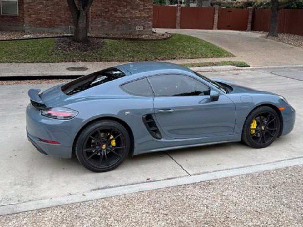 Used 2017 Porsche 718 Cayman RWD image 2