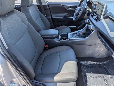 Used 2025 Toyota RAV4 XLE FWD image 20