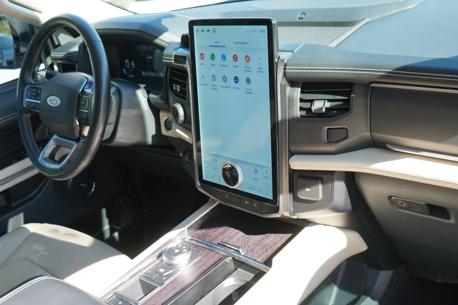 Used 2024 Ford Expedition Platinum RWD image 27