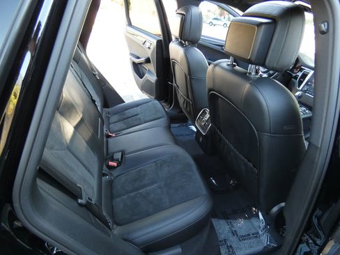 Used 2018 Porsche Macan Sport Edition image 37