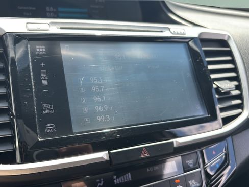 Used 2016 Honda Accord EX image 27