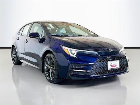 New 2026 Toyota Corolla SE image 3