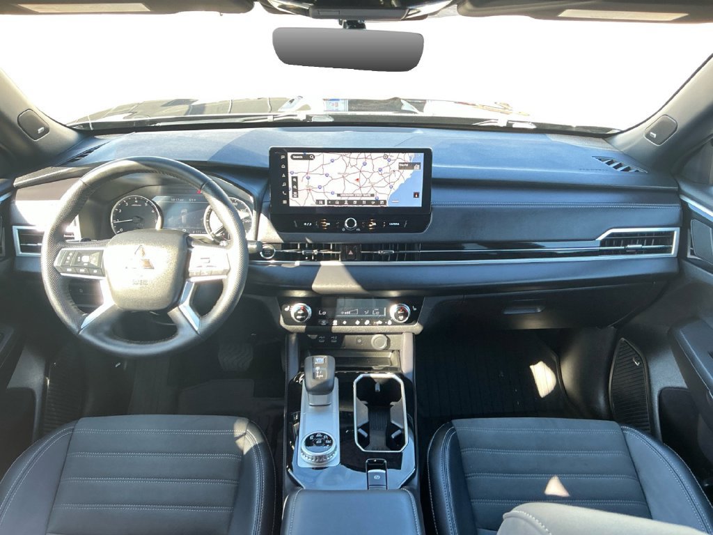 Used 2026 Mitsubishi Outlander LE FWD image 17