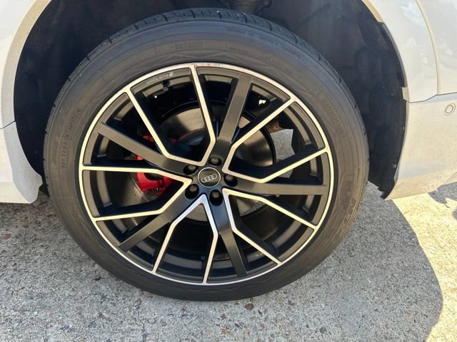 Used 2019 Audi Q8 Premium Plus AWD/4WD image 19