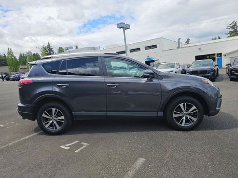 Used 2016 Toyota RAV4 XLE AWD/4WD image 8