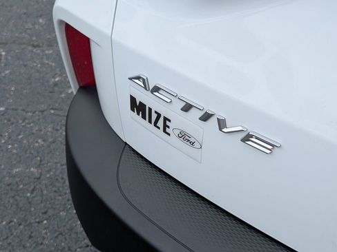 Used 2025 Ford Escape Active image 23