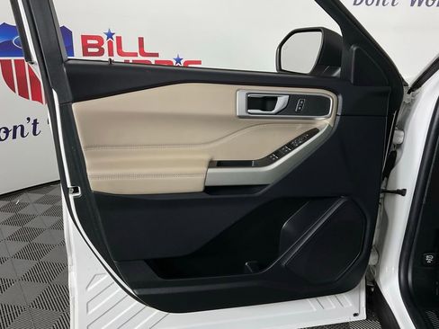 Used 2021 Ford Explorer XLT w/ Equipment Group 202A image 12