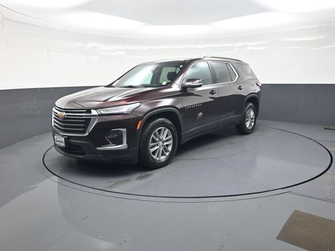 Used 2023 Chevrolet Traverse LT w/ Rear Camera Mirror Package AWD/4WD image 7