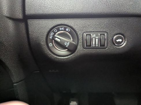 Certified 2022 Chrysler 300 S w/ Safetytec Plus Group image 17