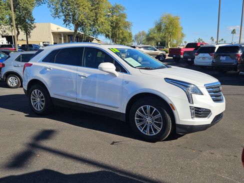 Used 2018 Cadillac XT5 Luxury w/ Driver Awareness Package image 3