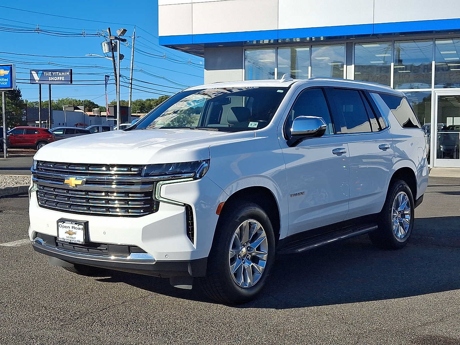Used 2024 Chevrolet Tahoe Premier AWD/4WD image 3