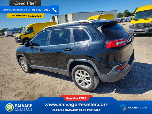 Used 2018 Jeep Cherokee Latitude FWD image 3