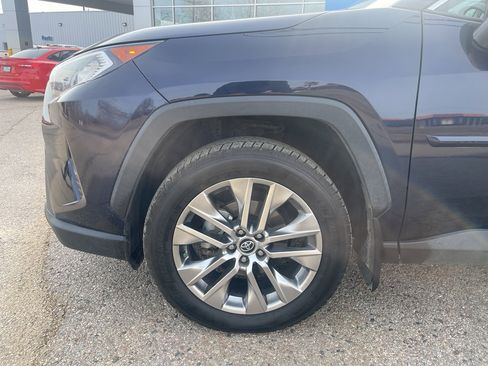 Used 2020 Toyota RAV4 XLE Premium image 2